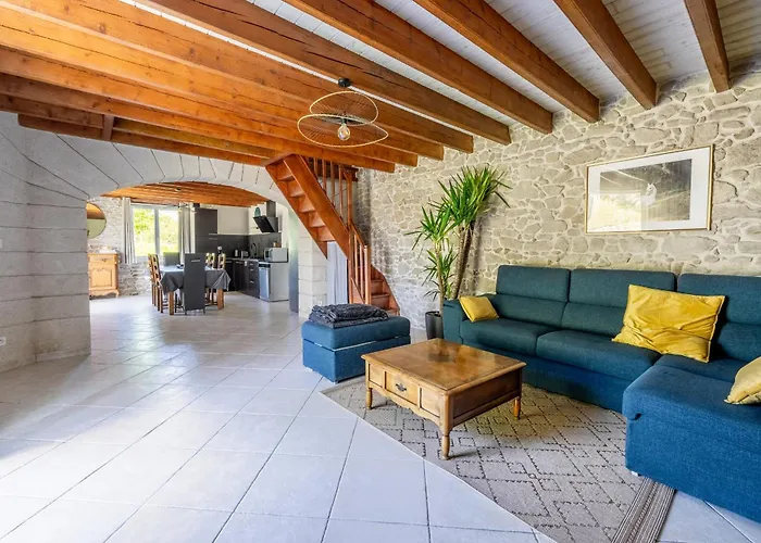 Manoir De L'aisnerie Le Pavillon Hébergement de vacances Saint-Herblain