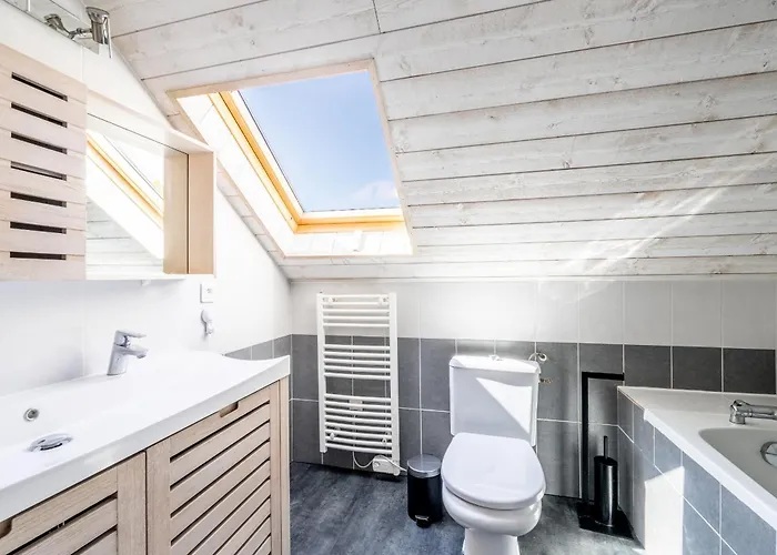 Manoir De L'aisnerie Le Pavillon Hébergement de vacances Saint-Herblain